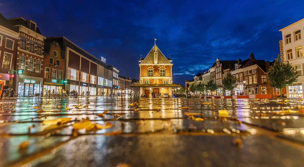 Leeuwarden - Waagplein - Natte stenen