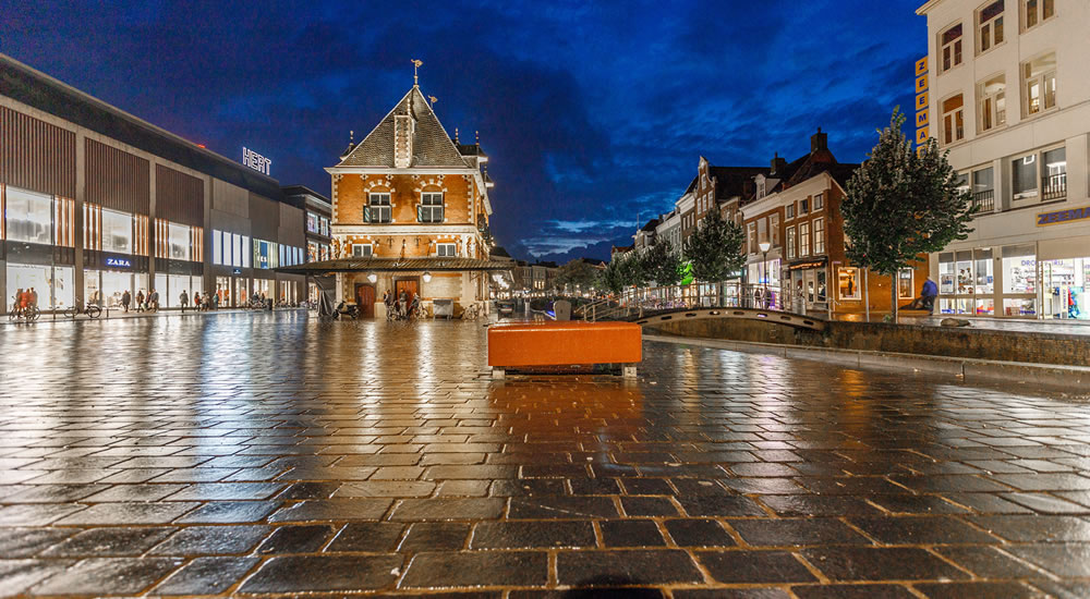Leeuwarden - Waagplein - Natte stenen