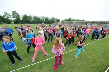 MDJ_4831_Fryske Olympiade Burgum 150613 jeugd fotograaf Martin de Jong er bij vermelden